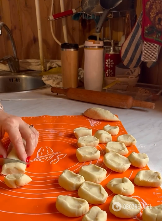 What to add to dough for dumplings to make it elastic and not stick together: one simple ingredient