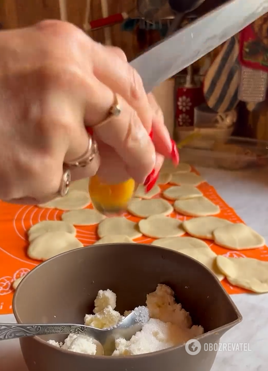 What to add to dough for dumplings to make it elastic and not stick together: one simple ingredient