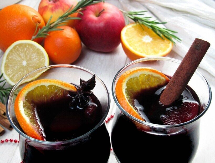 Homemade alcoholic mulled wine