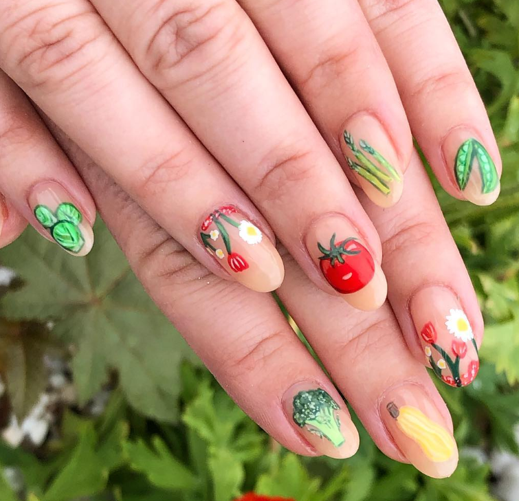 Garden manicure remains in trend: how to repeat the design of Zendaya and Kylie Jenner