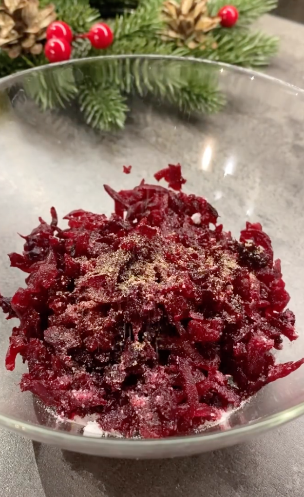 Beets with mayonnaise and spices