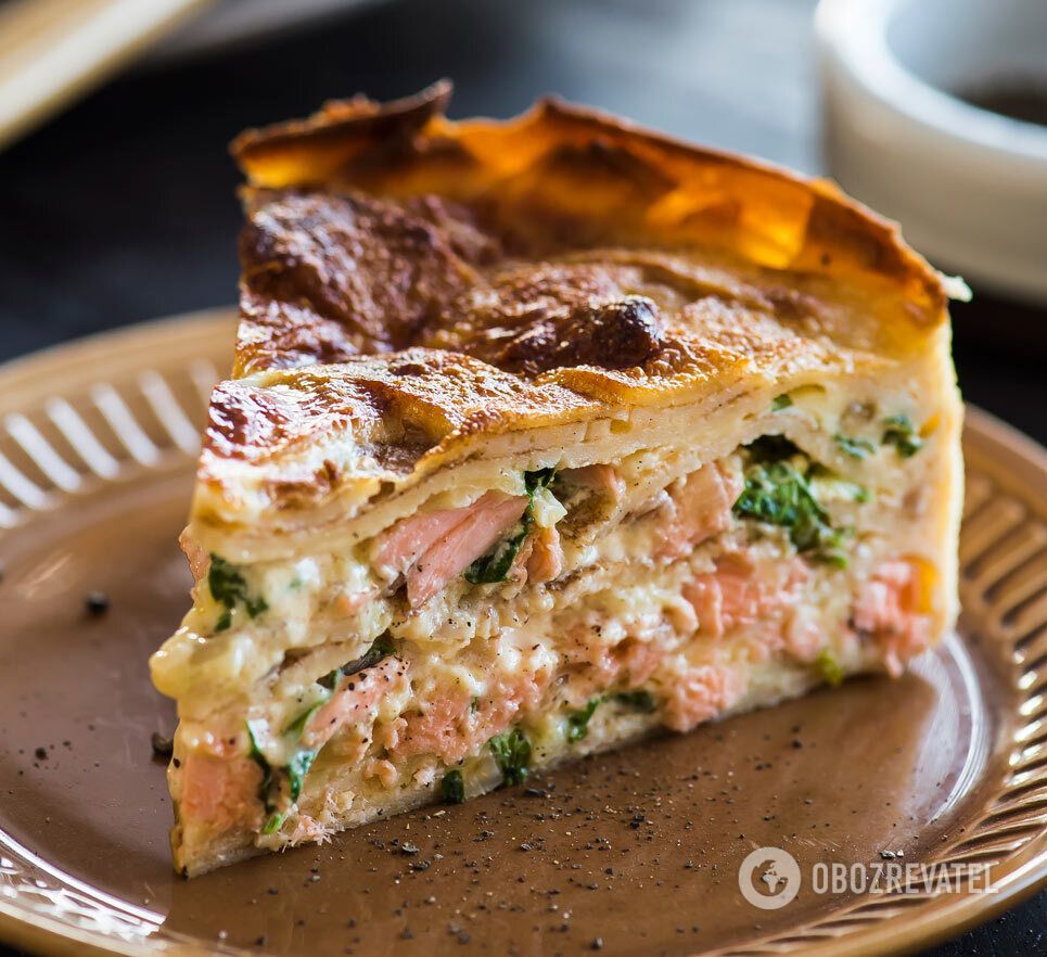 Quiche with broccoli and salmon