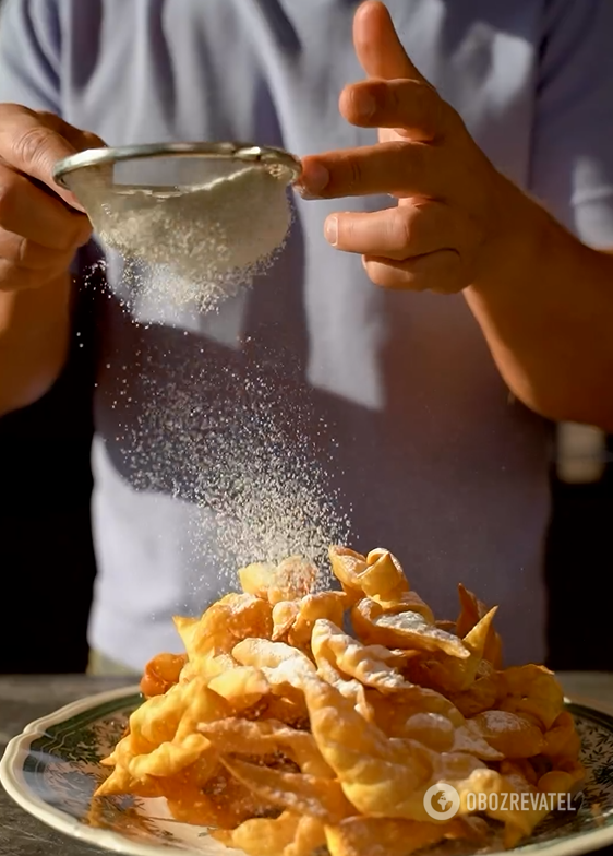 Brushwood cookies will turn out golden and crispy: make them from vodka dough