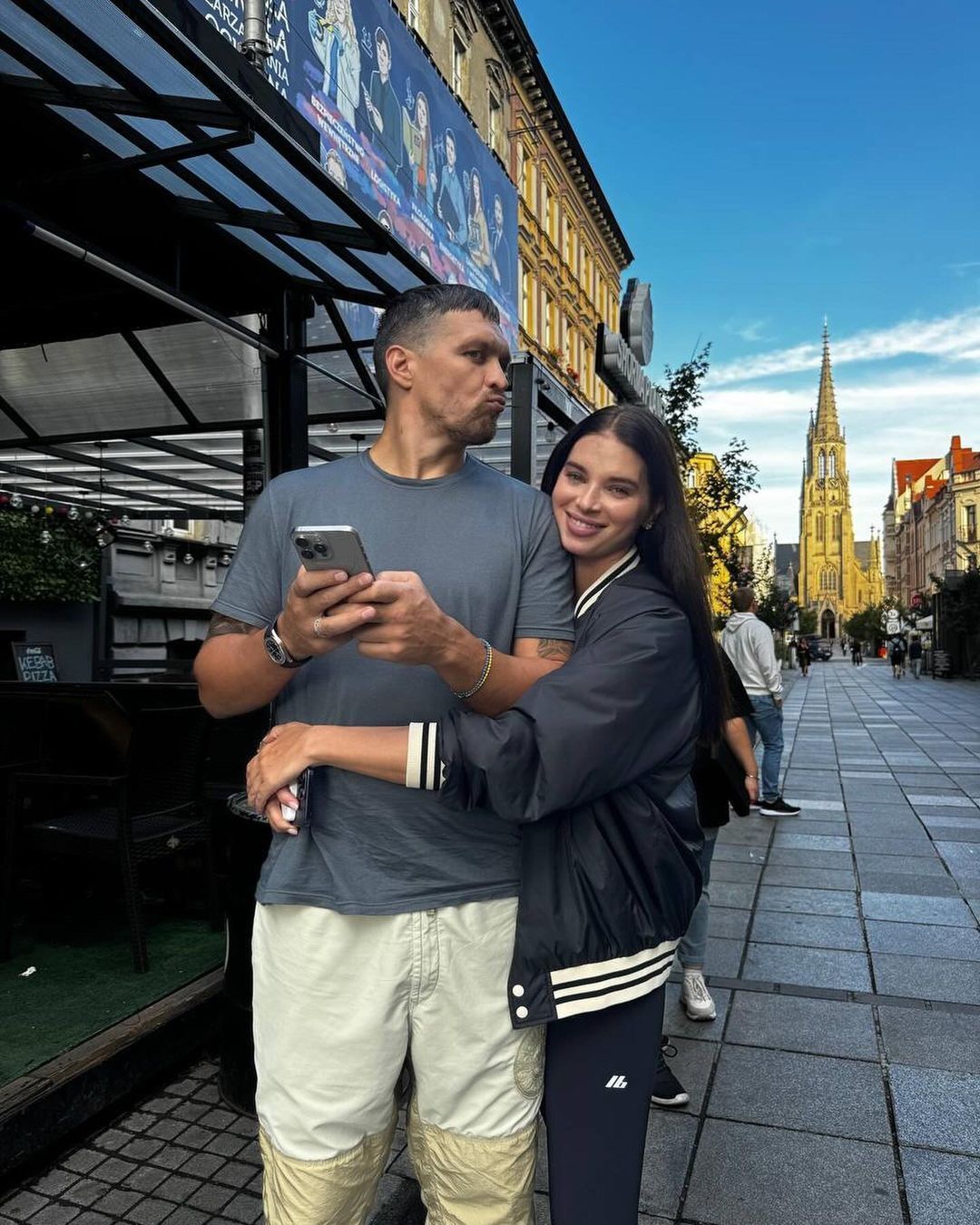 How Usyk earned money for the wedding and why he gave up the United States for his wife: the champion celebrated the 15th anniversary of the marriage he had to fight for