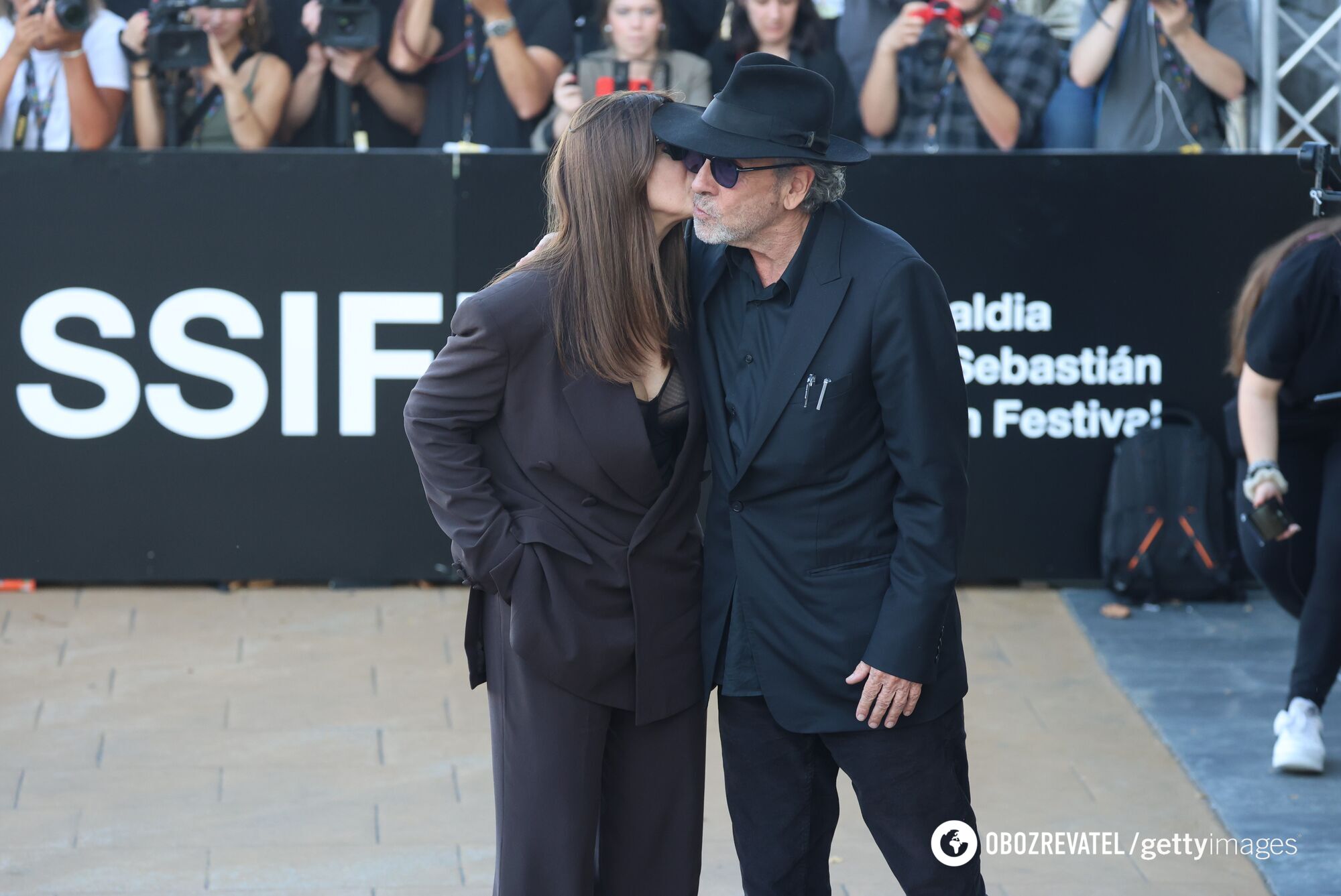 Monica Bellucci and Tim Burton appeared at a film festival in Spain in paired looks. Photo of the couple