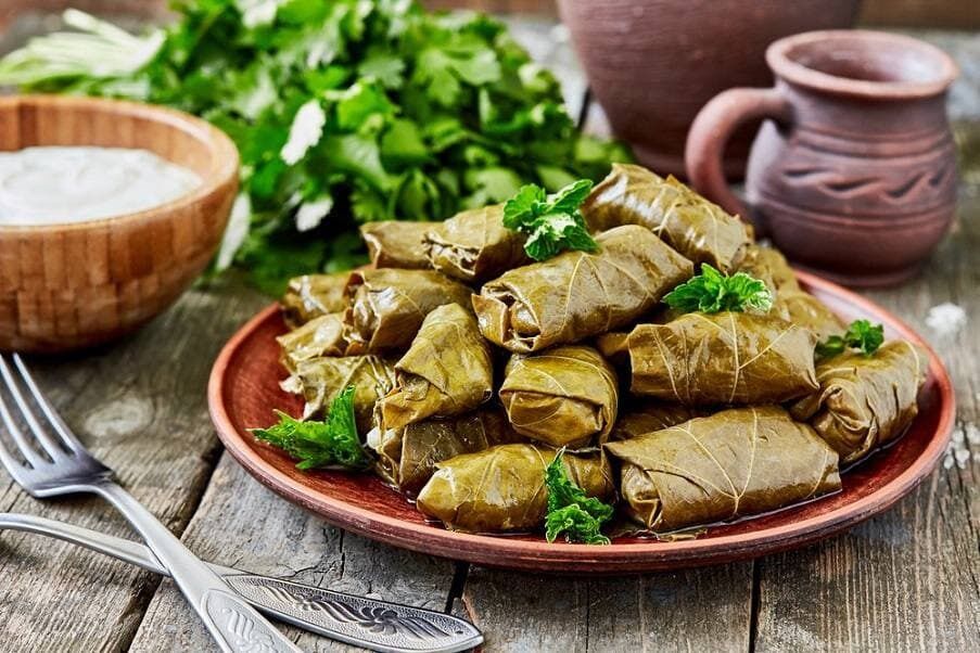 Alik cooks dolma according to his mother-in-law's recipe.