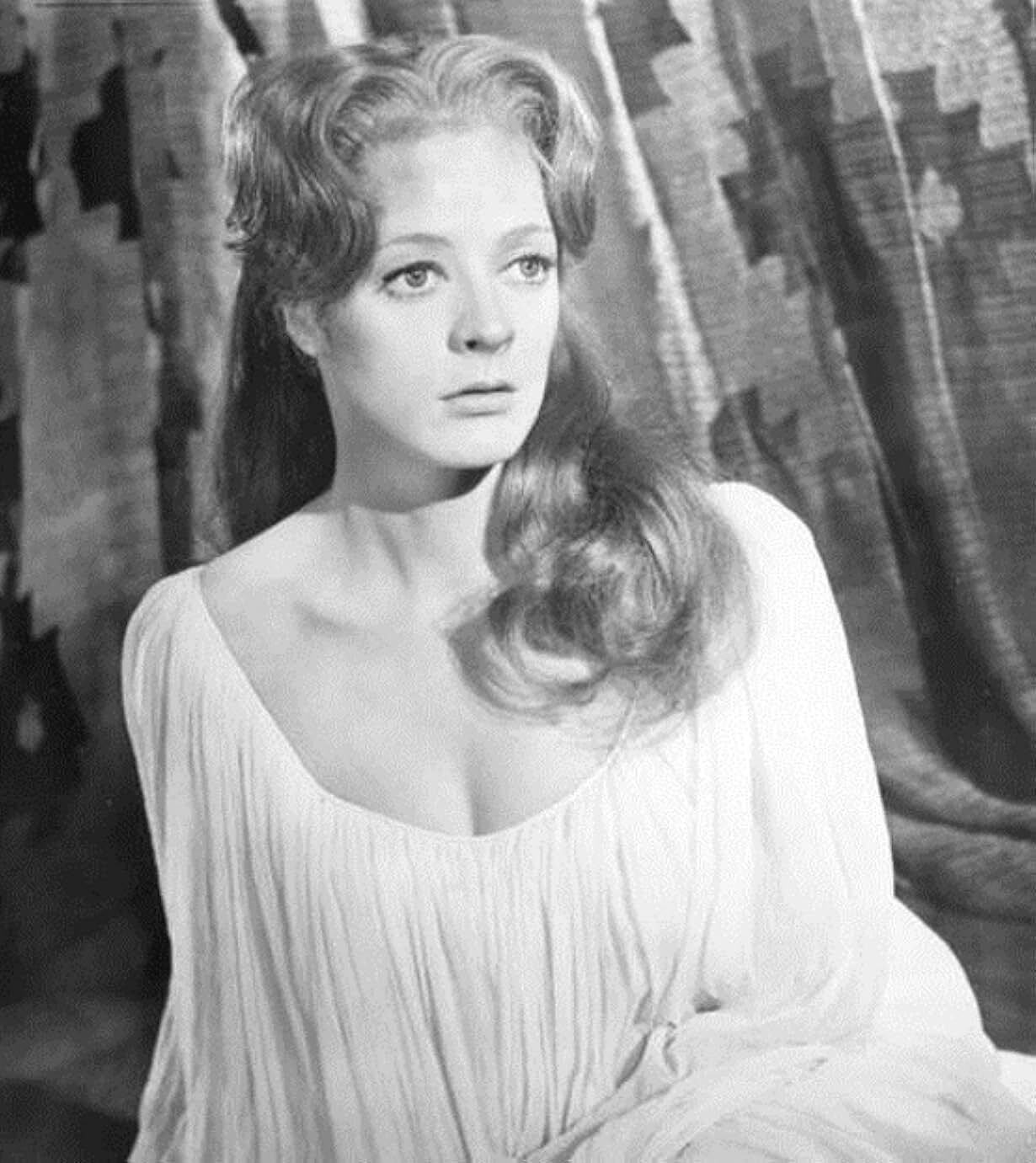 She had two Oscars and survived cancer: what was Maggie Smith's life like and who, besides Minerva McGonagall, did she play