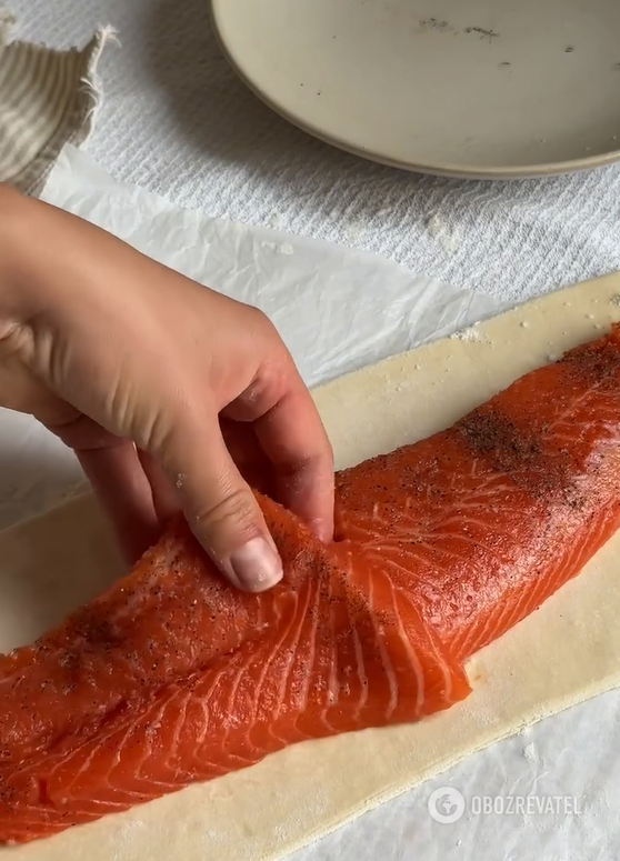 You haven't baked red fish like this before: with spinach in puff pastry