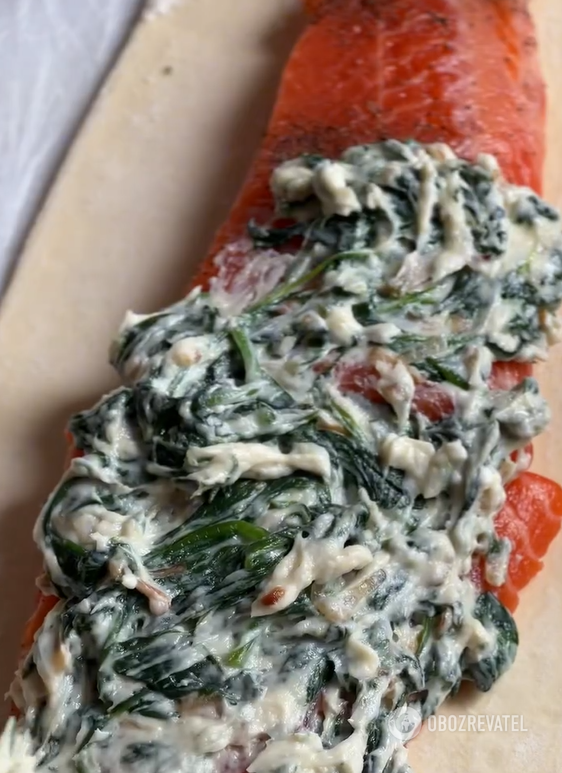 You haven't baked red fish like this before: with spinach in puff pastry