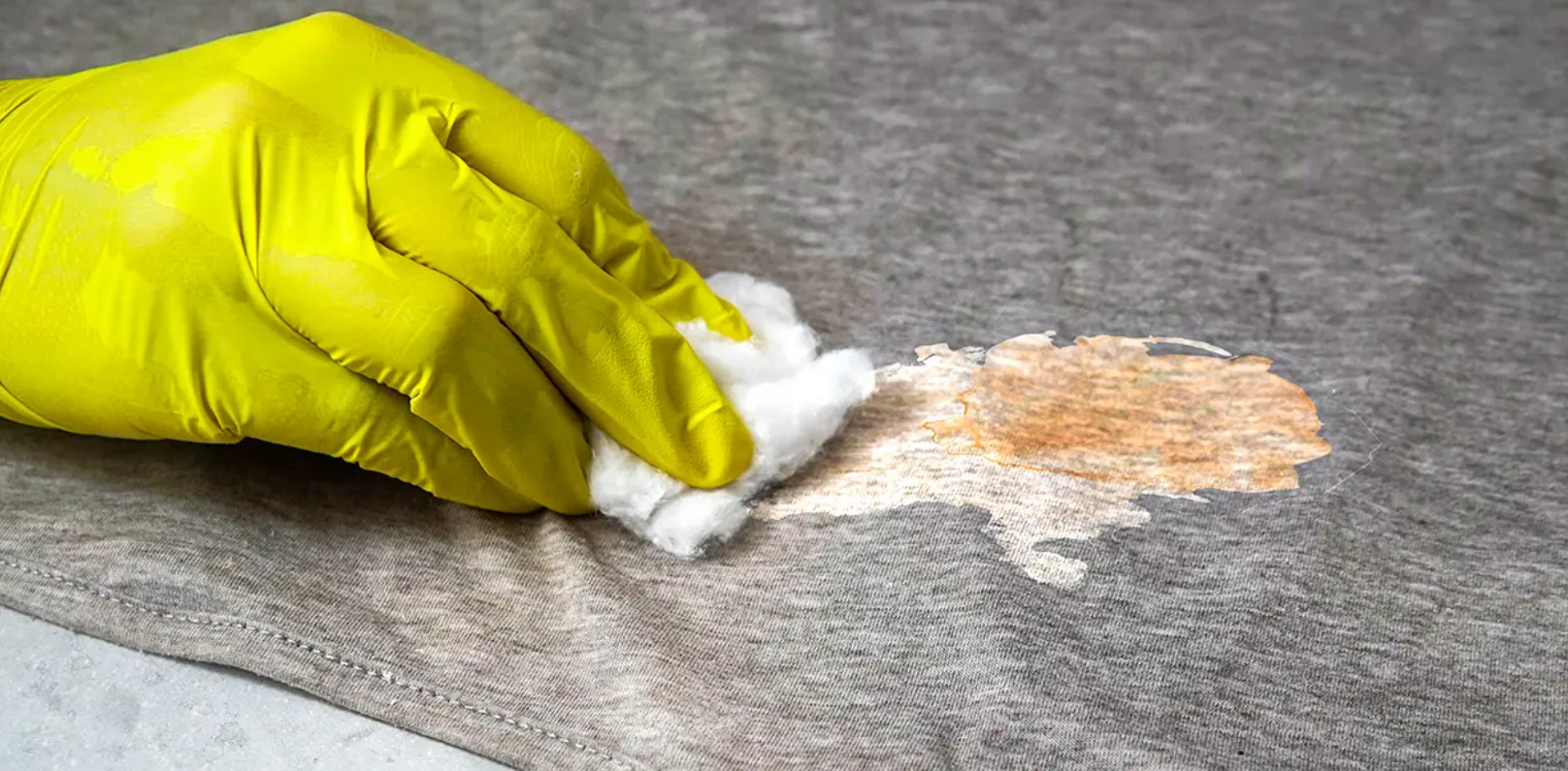 Still salvageable: how to get rid of bleach stains on clothes