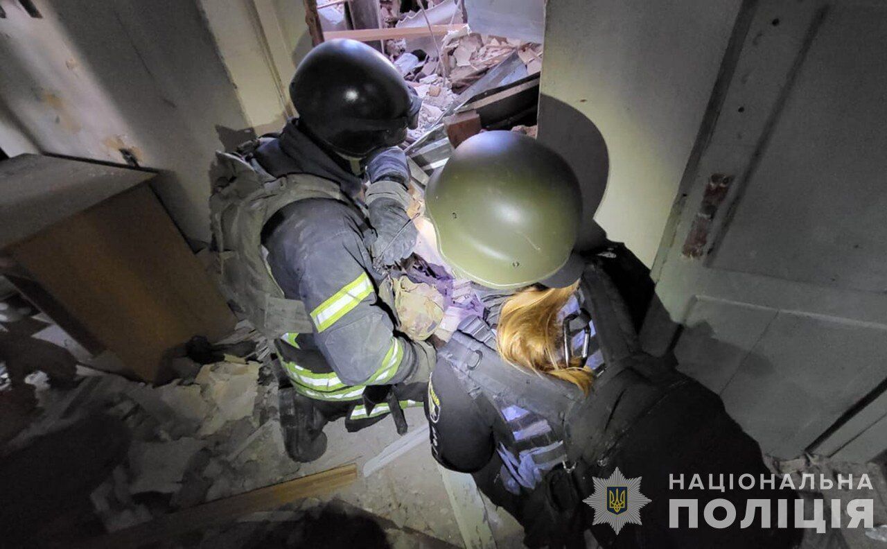 Zaporizhzhia police show photos from inside the apartment building destroyed by the occupiers