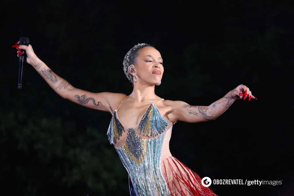 Rapper Doja Cat in a FROLOV dress supported Ukraine at the festival in New York: together we are strong. Video