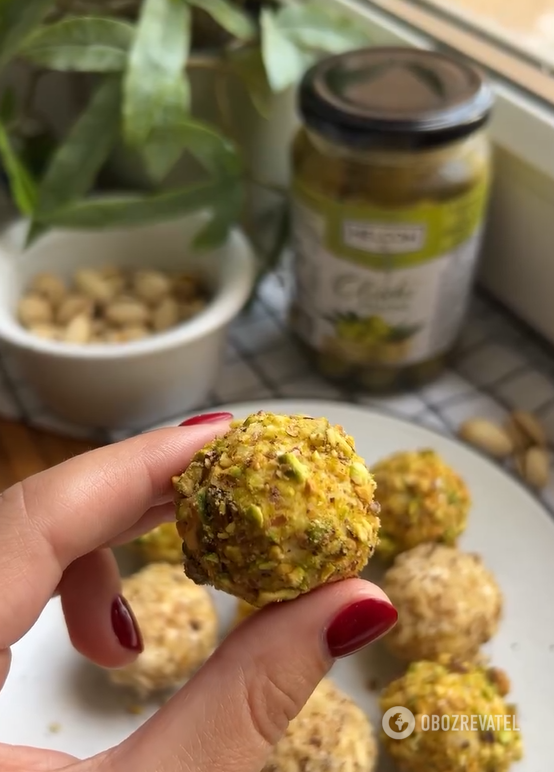 Exquisite cheese balls for a festive table: how to prepare a delicious wine snack