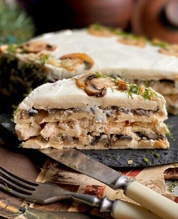 Recipe for a cake with chicken and mushrooms.