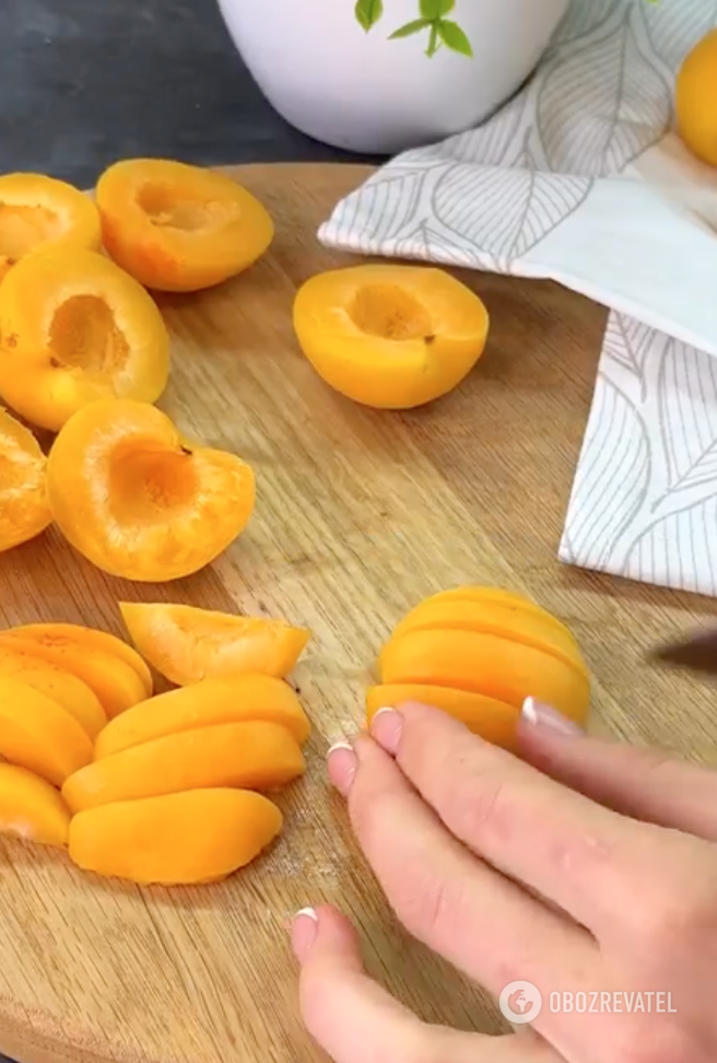 Apricots for the pie