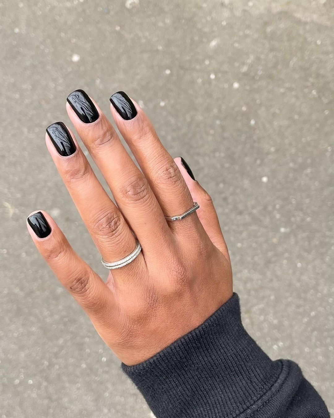 Black manicure: the best design ideas for those who love minimalism. Photo.