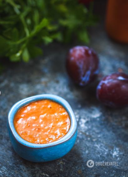 Spicy-sour sauce from sour plums: how to prepare a spicy addition to dishes at home