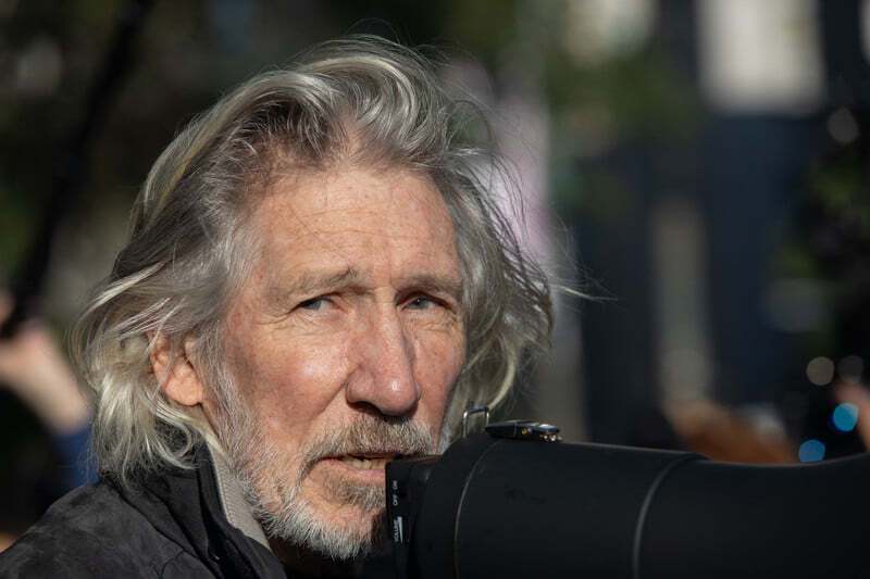 Putinist Roger Waters embarrassed himself by thanking Russians for ''defeating the Nazis'' but kept silent about his criminal case in Germany