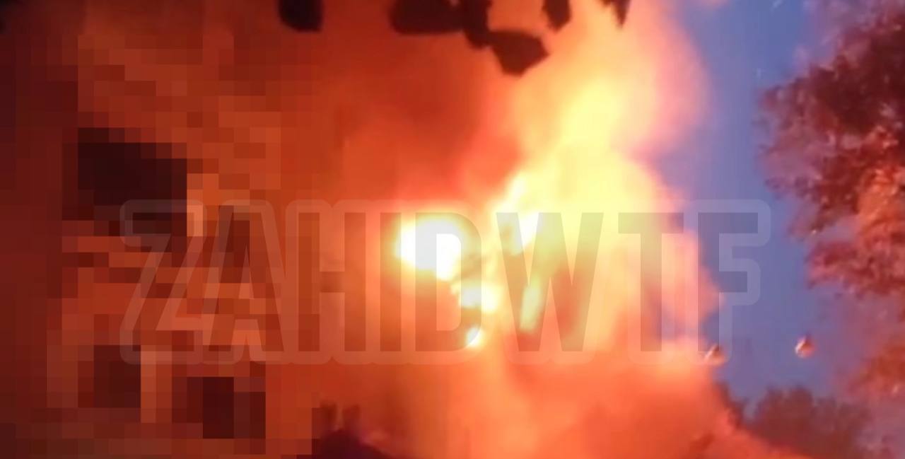 Residential buildings burn in Lviv after enemy attack: there are dead and wounded, including children. Photos and videos