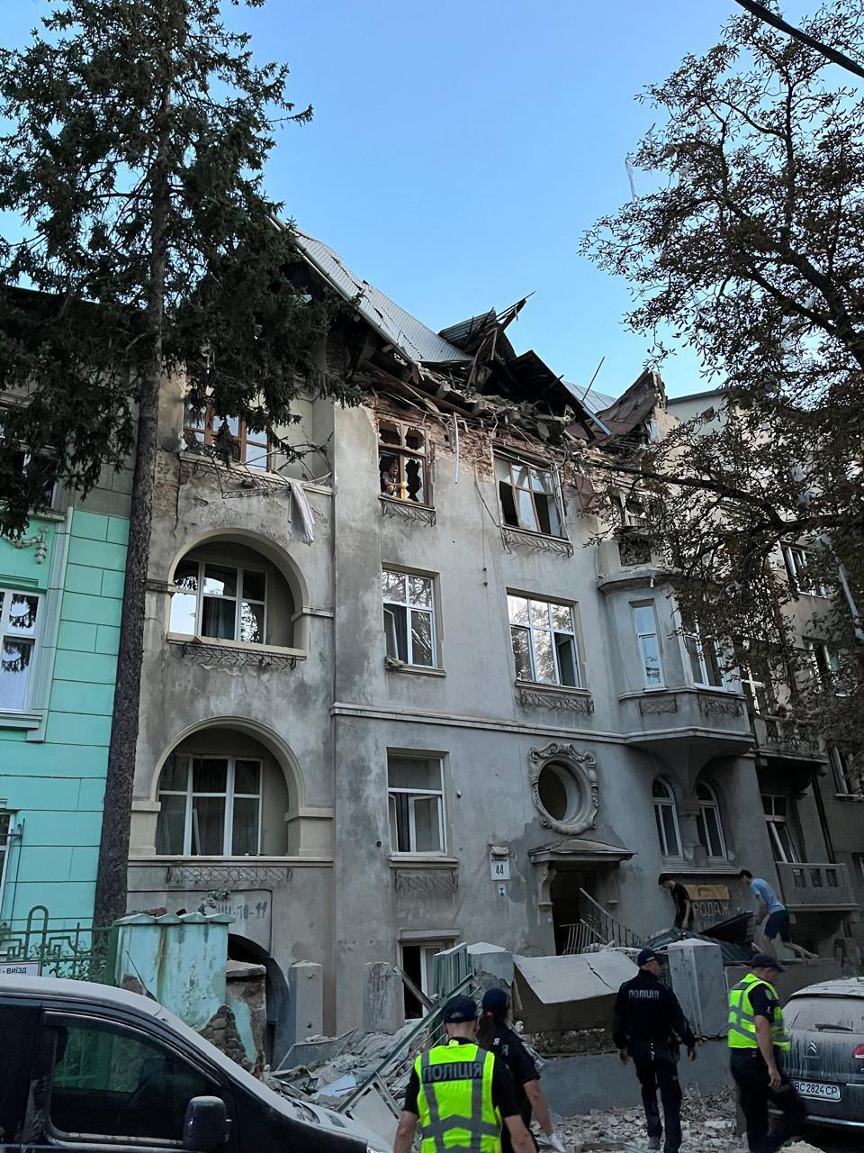 Residential buildings burn in Lviv after enemy attack: there are dead and wounded, including children. Photos and videos