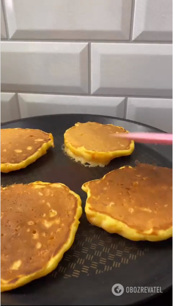 How to make pumpkin pancakes: a variant of a seasonal autumn dish