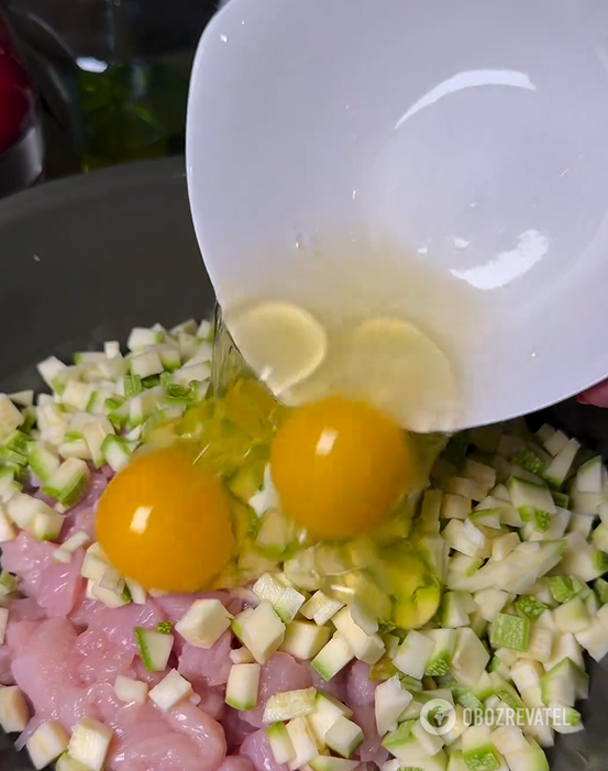 Juicy chicken cutlets for a hearty lunch: just add one special ingredient to the base