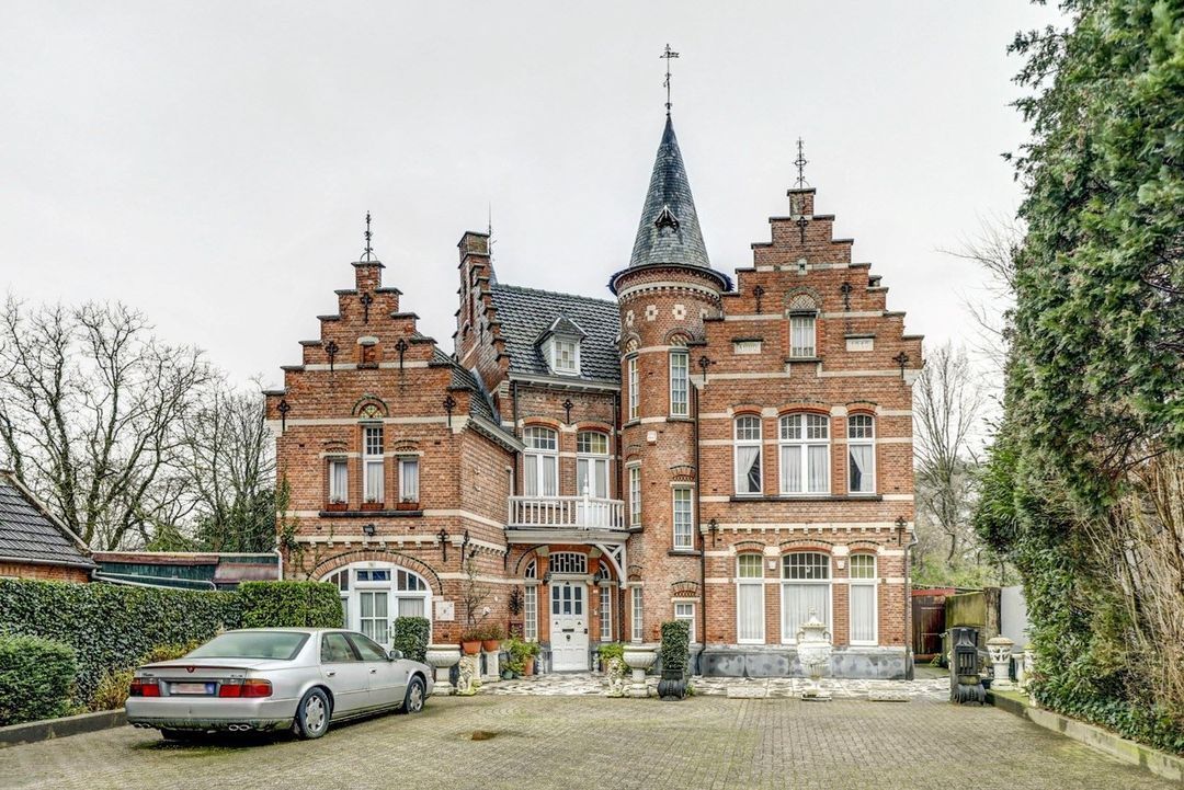 Belgium and the Netherlands: a trip to the countries where the border runs right through the houses