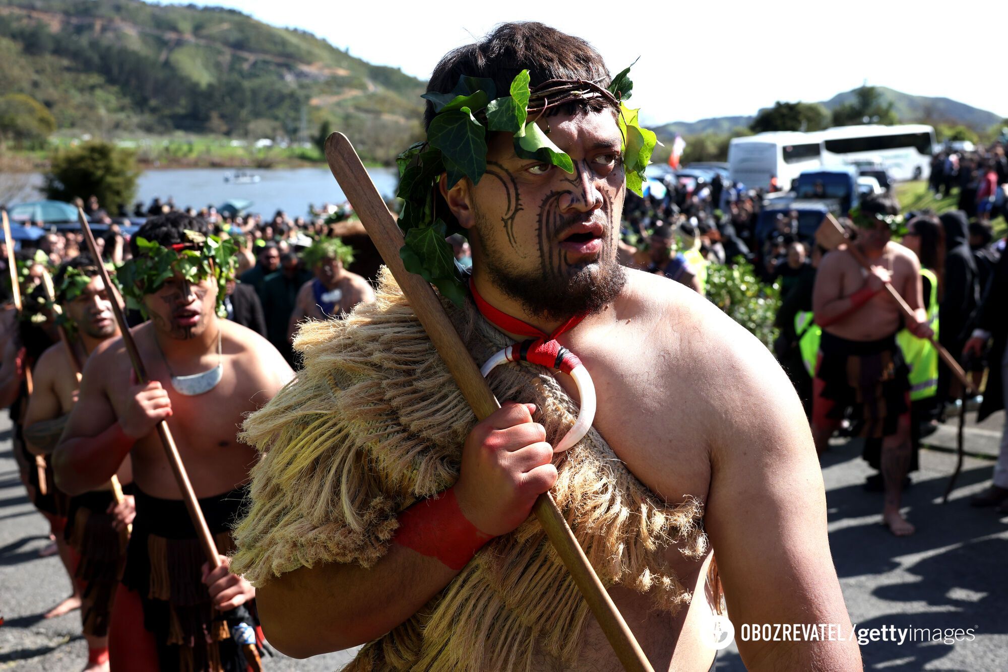 Indigenous people of New Zealand elect a new queen with facial tattoos: coronation held at the same time as her father's funeral