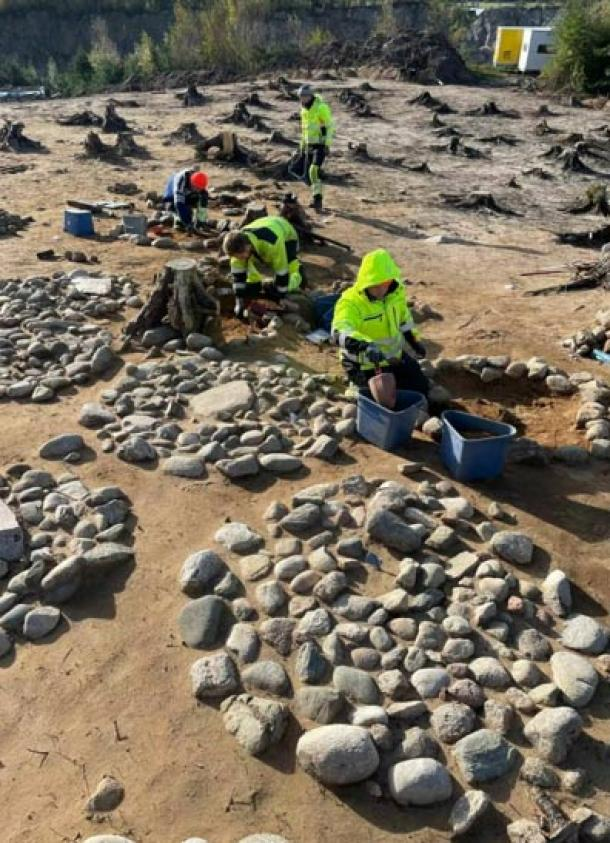 Died 2,800 years ago. A unique burial of children has been discovered under stone circles in Norway