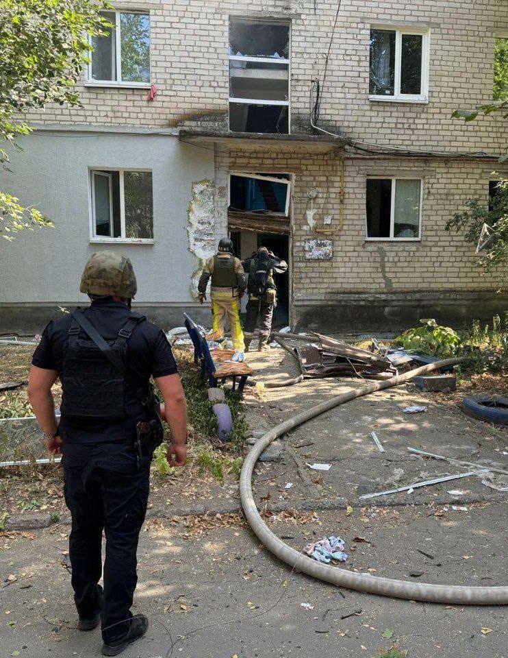 The occupiers attacked Pavlohrad, there are destructions: one person was killed, dozens were injured. Photos