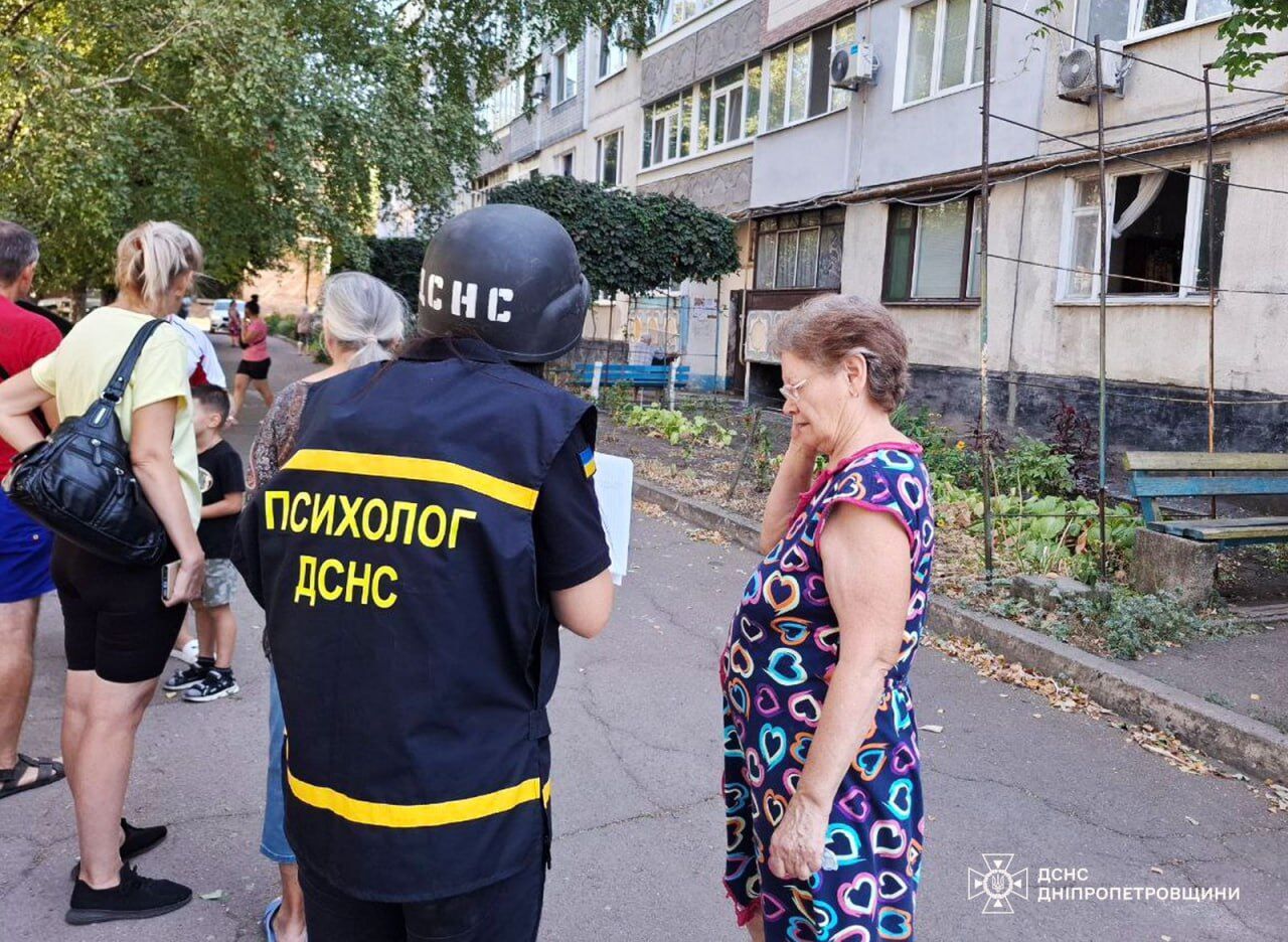 The occupiers attacked Pavlohrad, there are destructions: one person was killed, dozens were injured. Photos