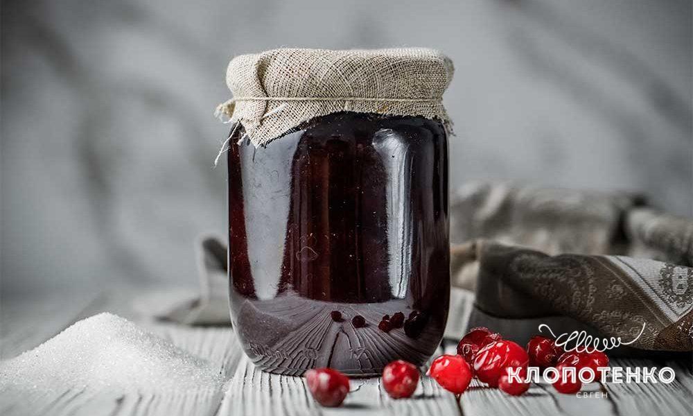 Recipe for currant jam with spices.