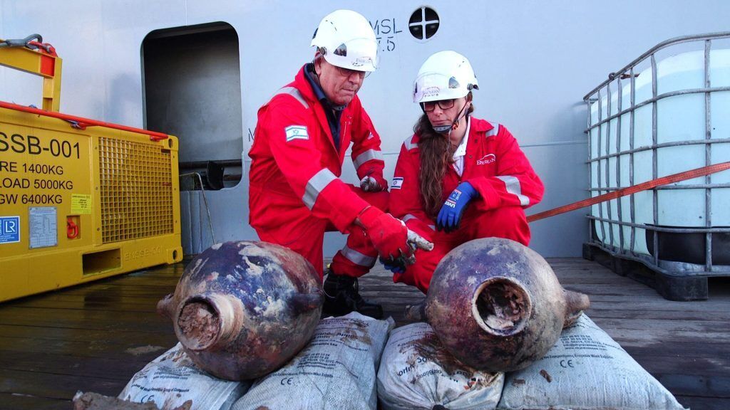 A 3300-year-old ship with undamaged cargo was found at the bottom of the Mediterranean Sea. Photo