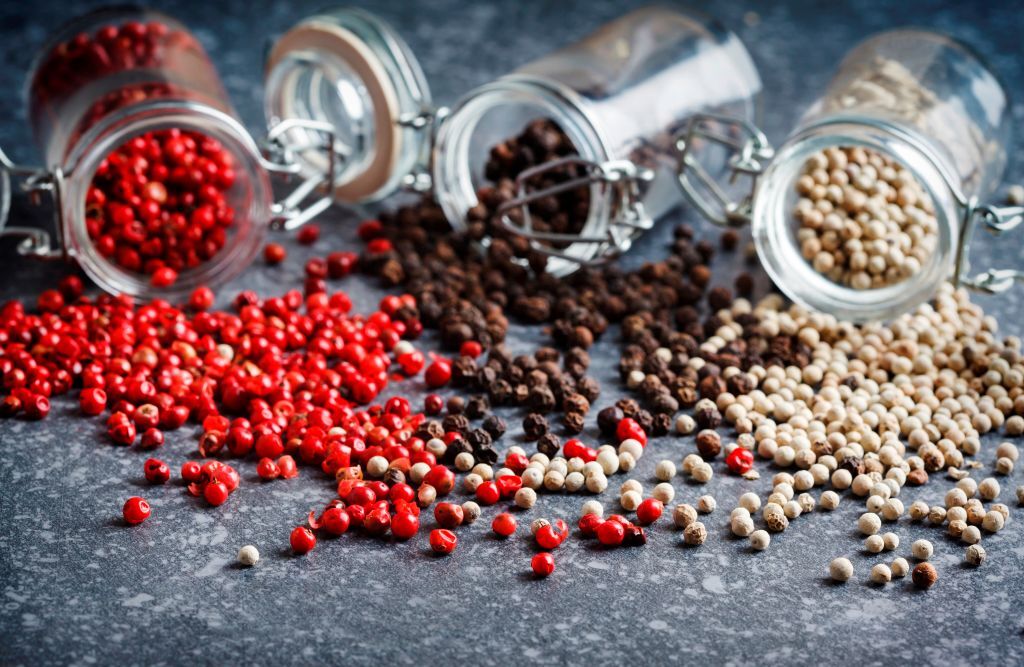 10 surprising ways to use spices in the kitchen