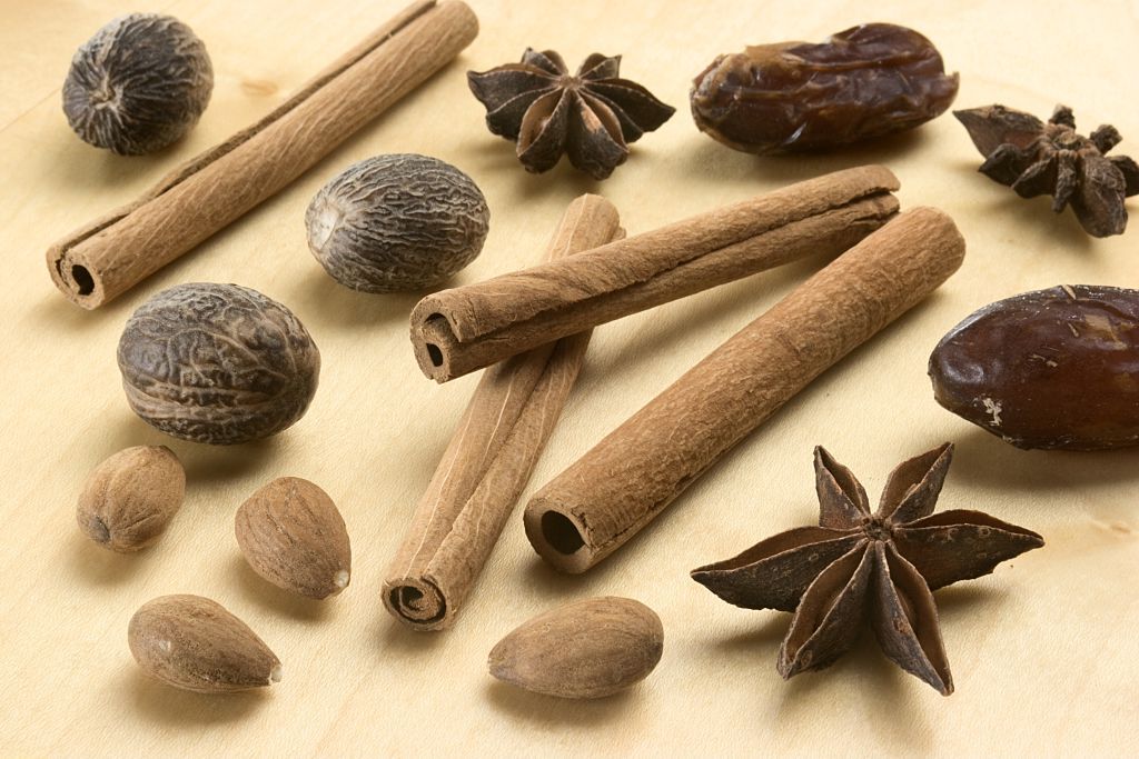 10 surprising ways to use spices in the kitchen