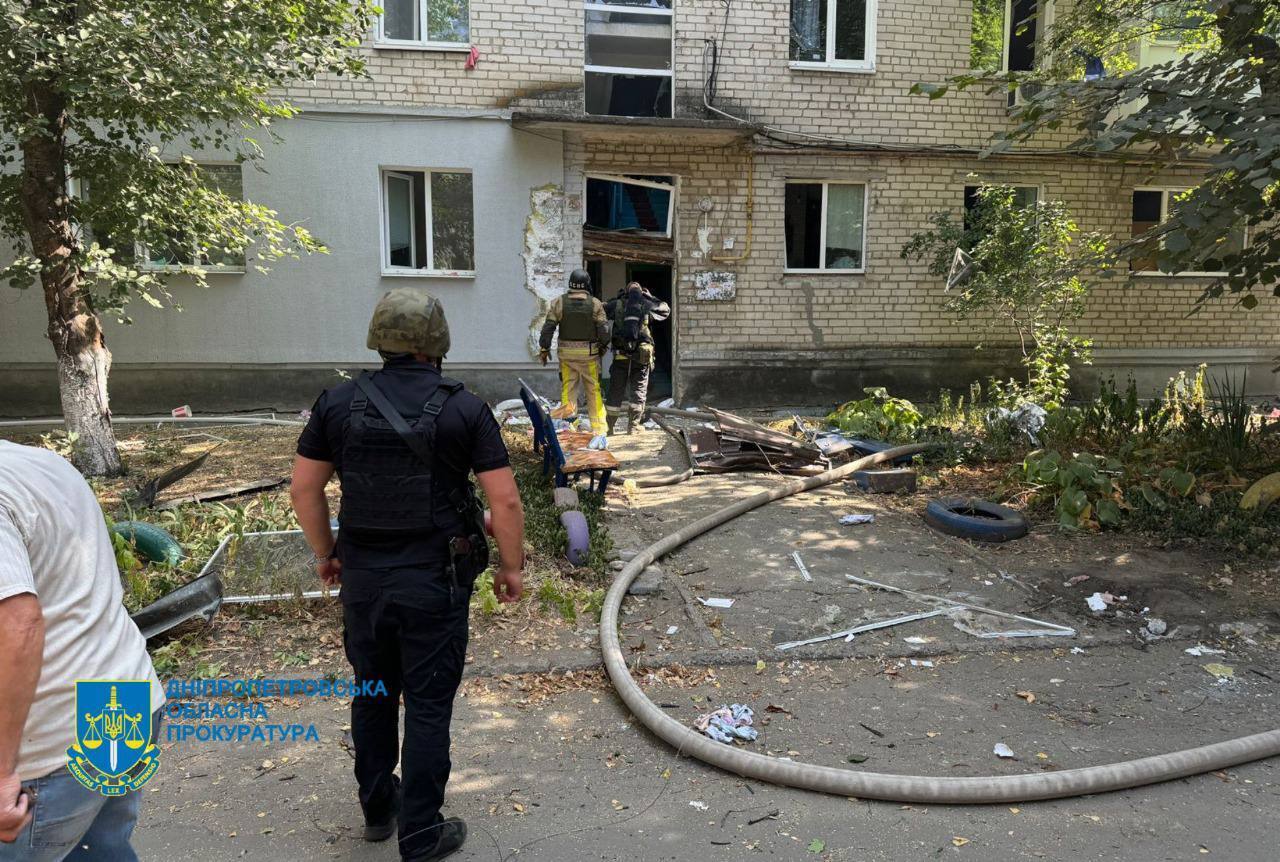 The occupiers attacked Pavlohrad, there are destructions: one person was killed, dozens were injured. Photos