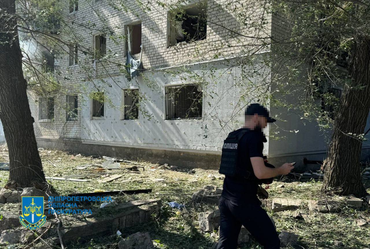 The occupiers attacked Pavlohrad, there are destructions: one person was killed, dozens were injured. Photos