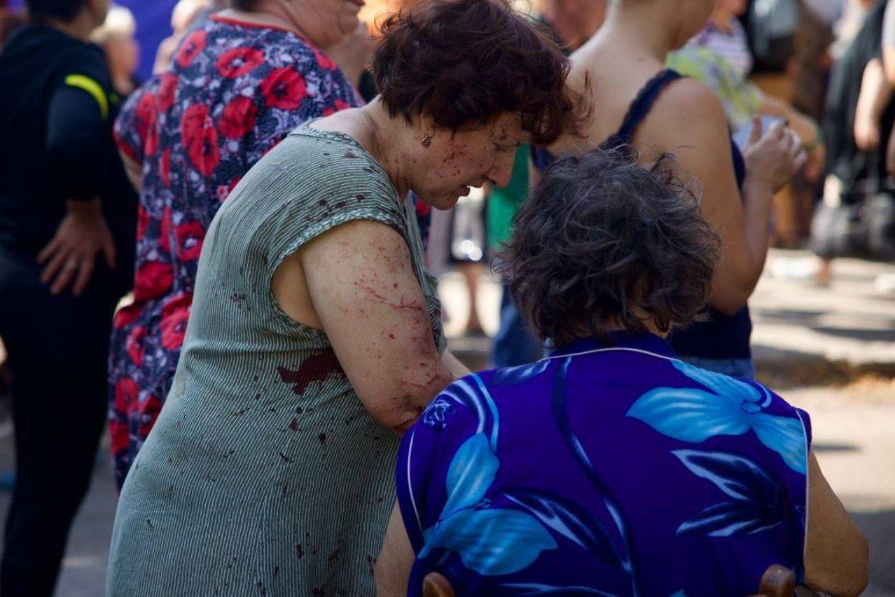 The occupiers attacked Pavlohrad, there are destructions: one person was killed, dozens were injured. Photos