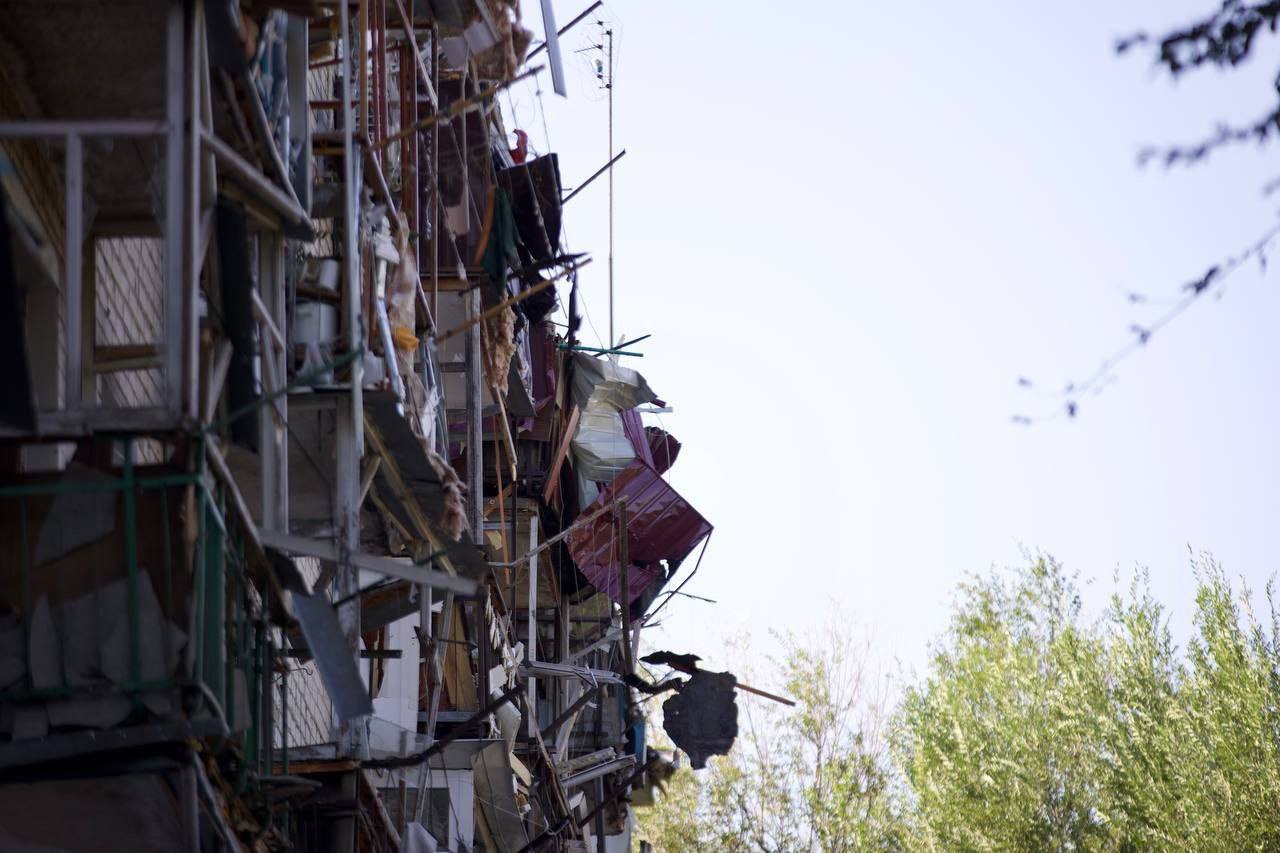 The occupiers attacked Pavlohrad, there are destructions: one person was killed, dozens were injured. Photos