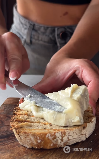 Bruschetta with figs, ham and gorgonzola: a delicious appetizer in minutes