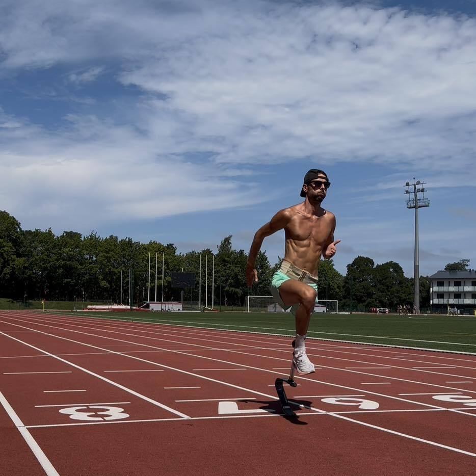 Video of a one-legged athlete at the Paralympics throwing off his crutches and jumping high has garnered 38 million views