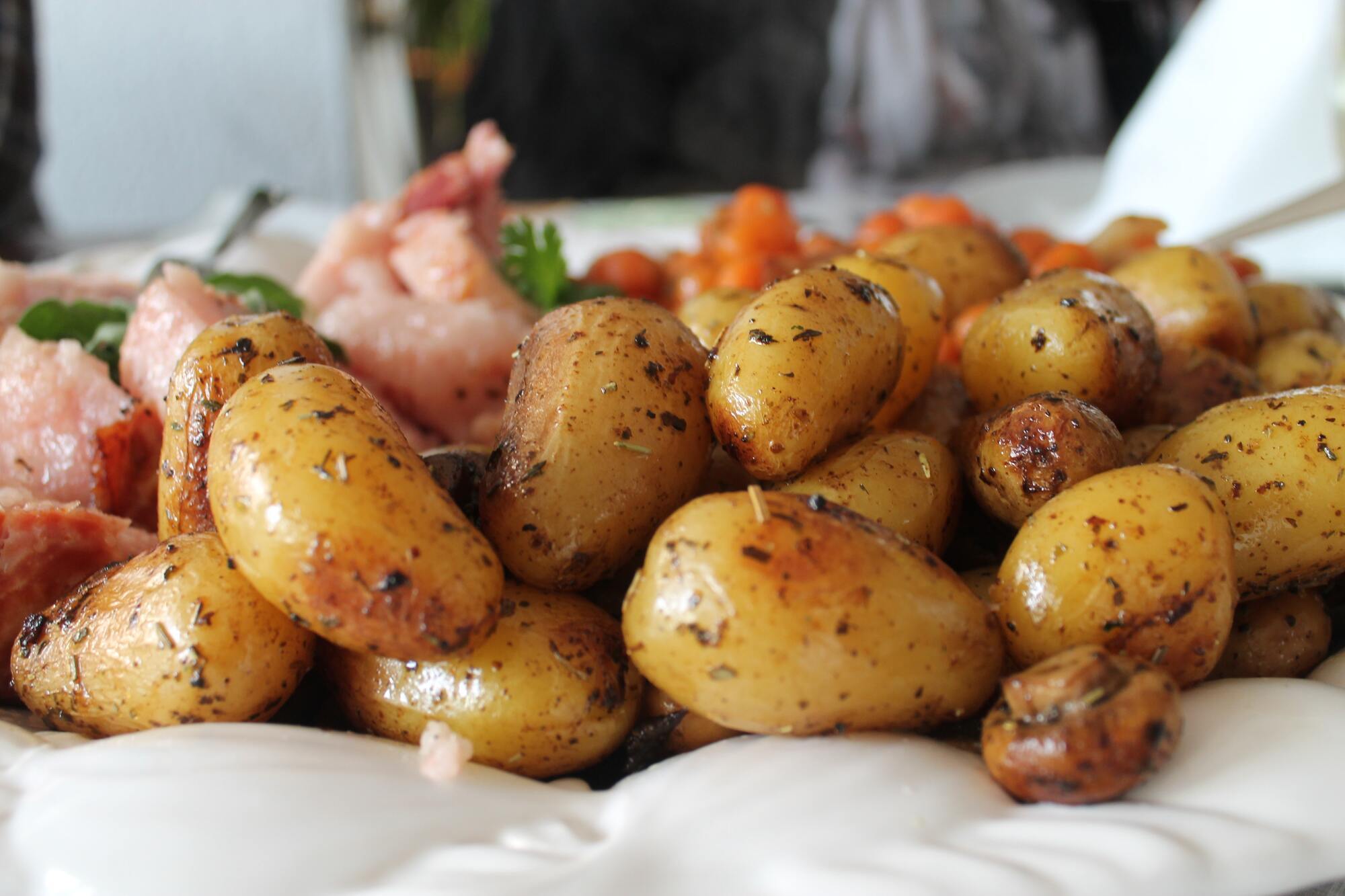 How to flavor young potatoes