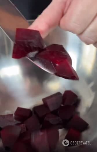 What to cook with beets besides vinaigrette and Shuba: recipe for a diet and healthy salad