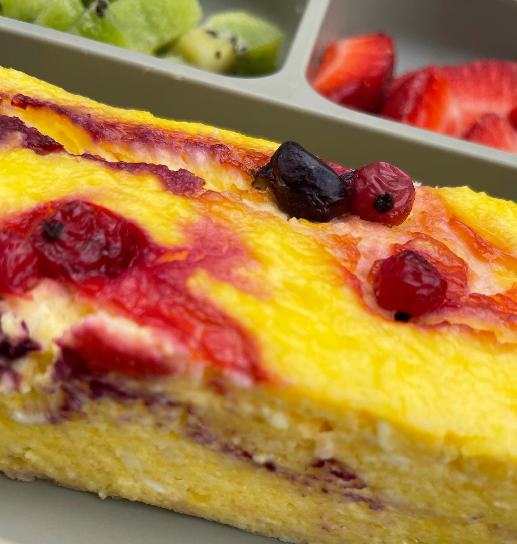 Cheese casserole with berries.