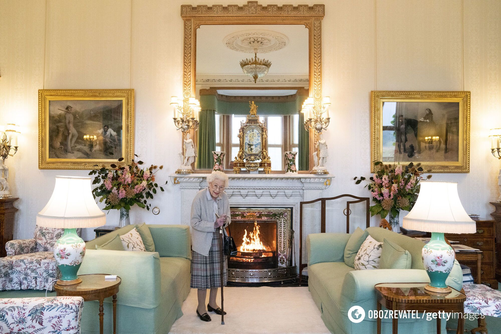 Blue hands but a wide smile: what Queen Elizabeth II looked in her last days and where she was buried. Photo