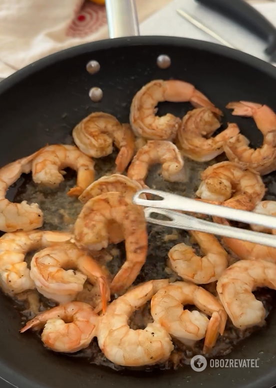 How to prepare delicious shrimp at home: no need to boil