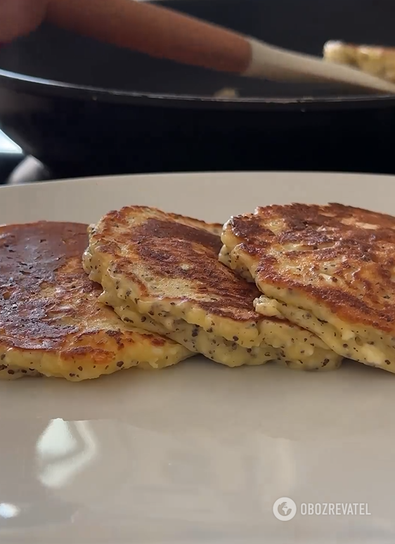 How to cook delicious cottage cheese pancakes with poppy seeds