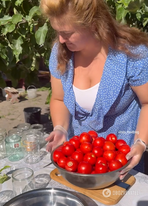 Tomatoes under snow for winter: add lots of grated garlic