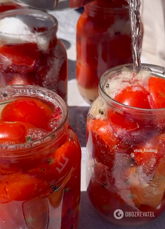 Tomatoes under snow for winter: add lots of grated garlic