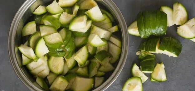 Quick-cooked zucchini caviar
